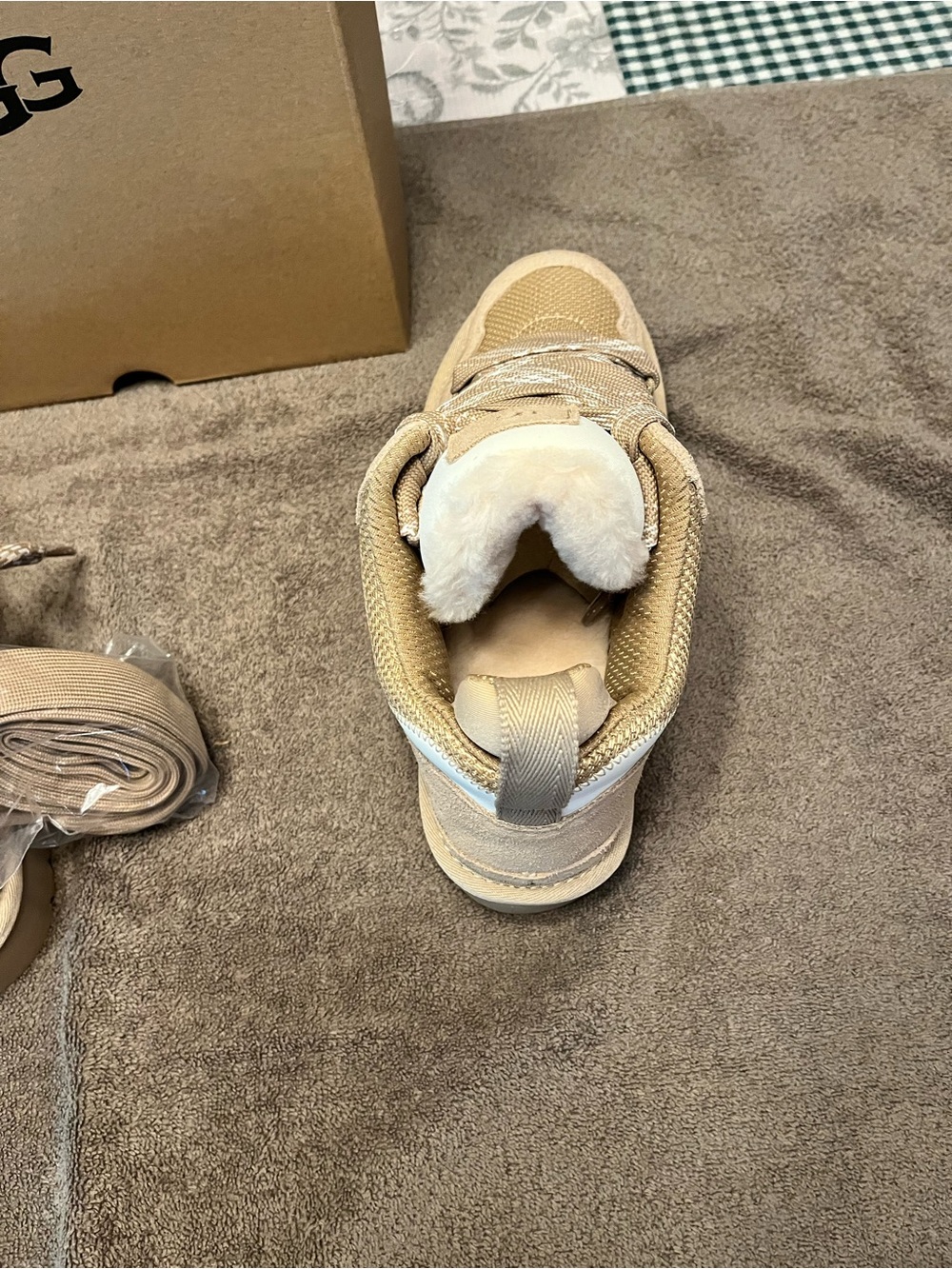 Women’s UGG Lowmel Sneakers - Picture 7 of 9